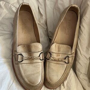 BED|STU Women’s Distressed Loafers